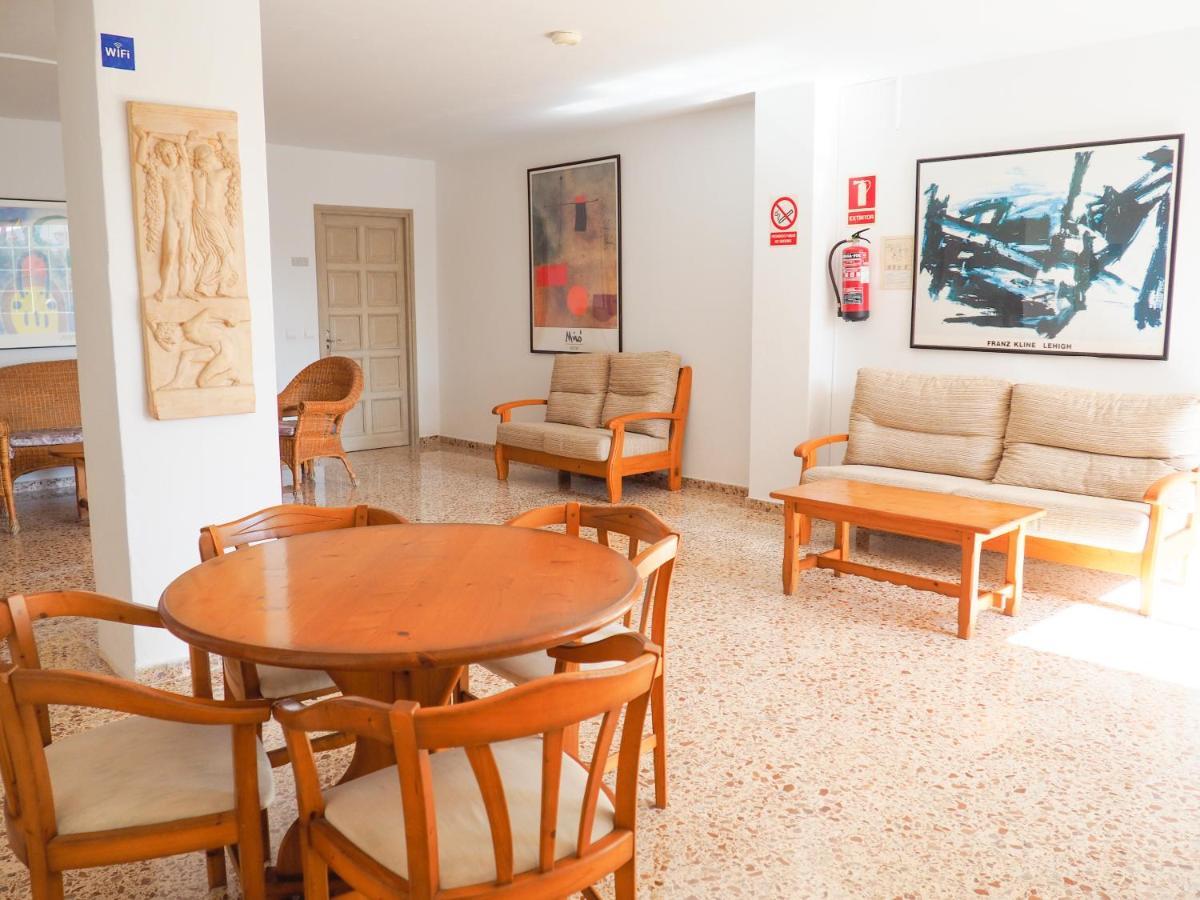 Apartamentos Cala Llonga Кала-Льонга Екстер'єр фото