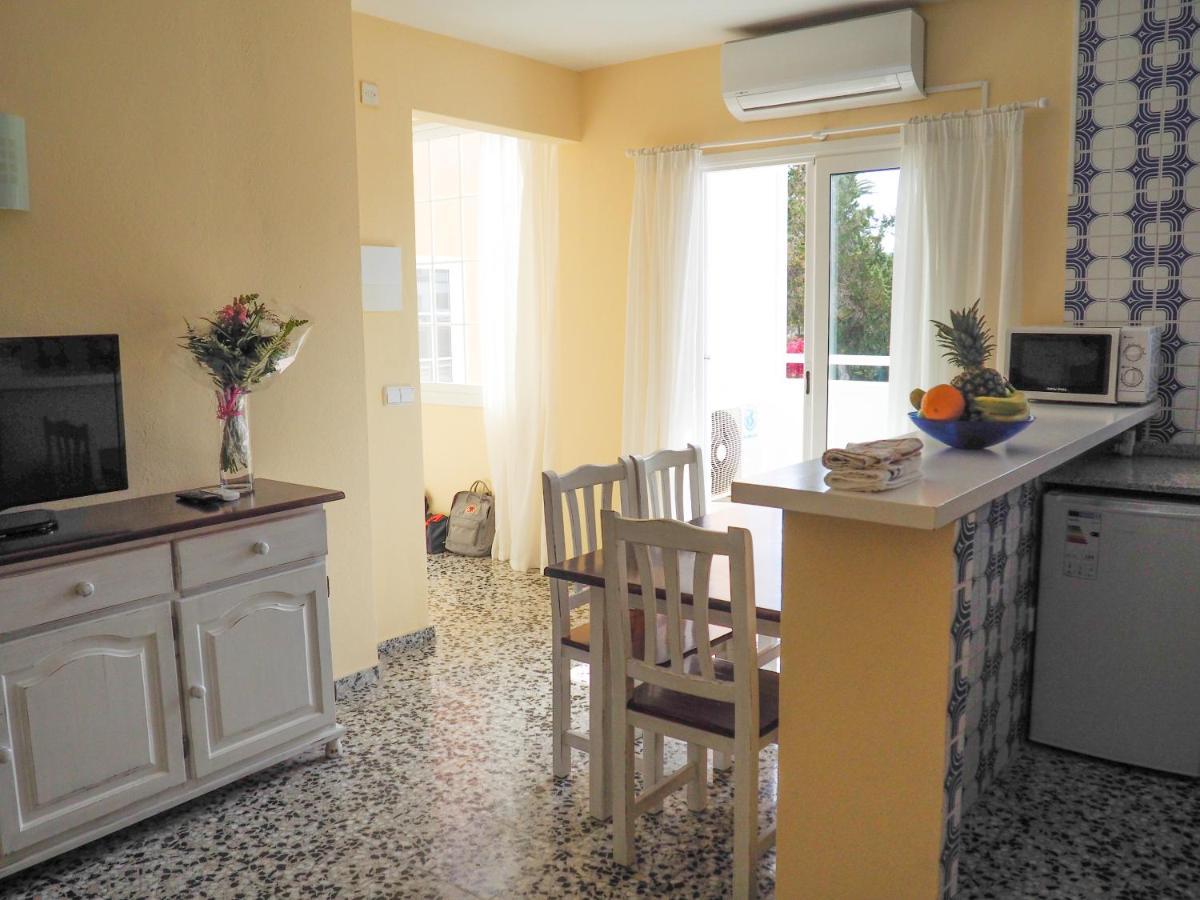 Apartamentos Cala Llonga Кала-Льонга Екстер'єр фото