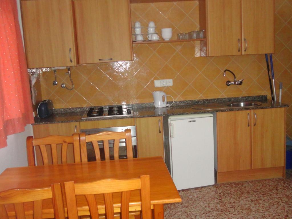 Apartamentos Cala Llonga Кала-Льонга Номер фото