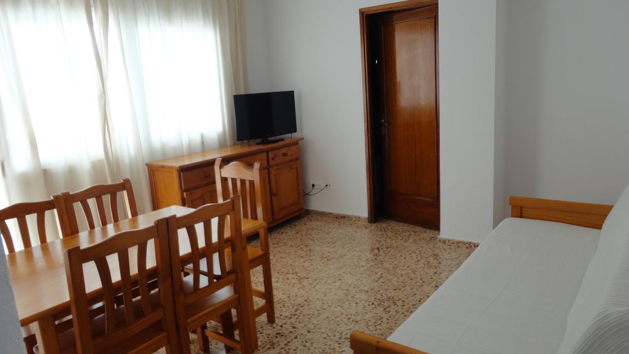 Apartamentos Cala Llonga Кала-Льонга Екстер'єр фото