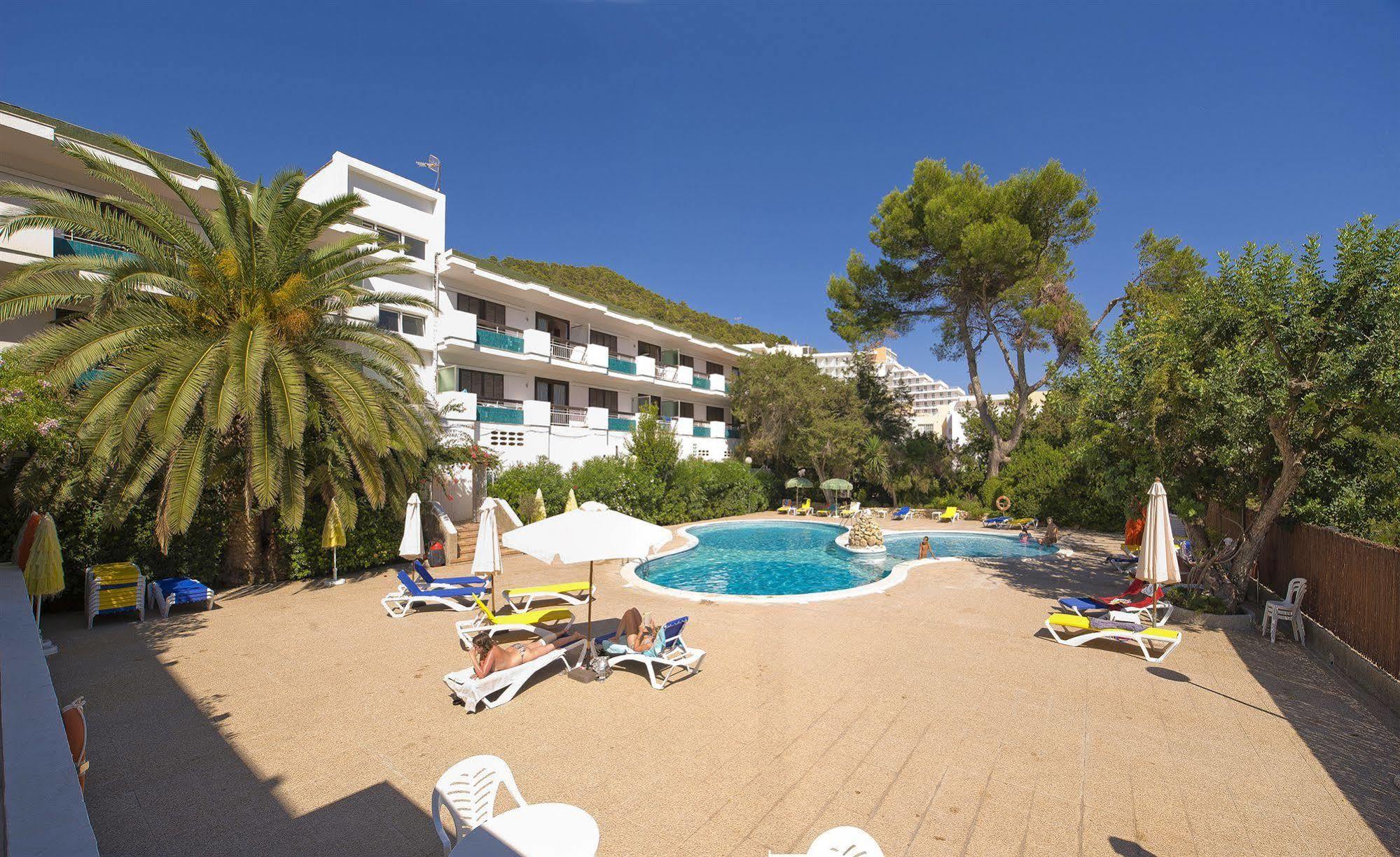 Apartamentos Cala Llonga Кала-Льонга Екстер'єр фото