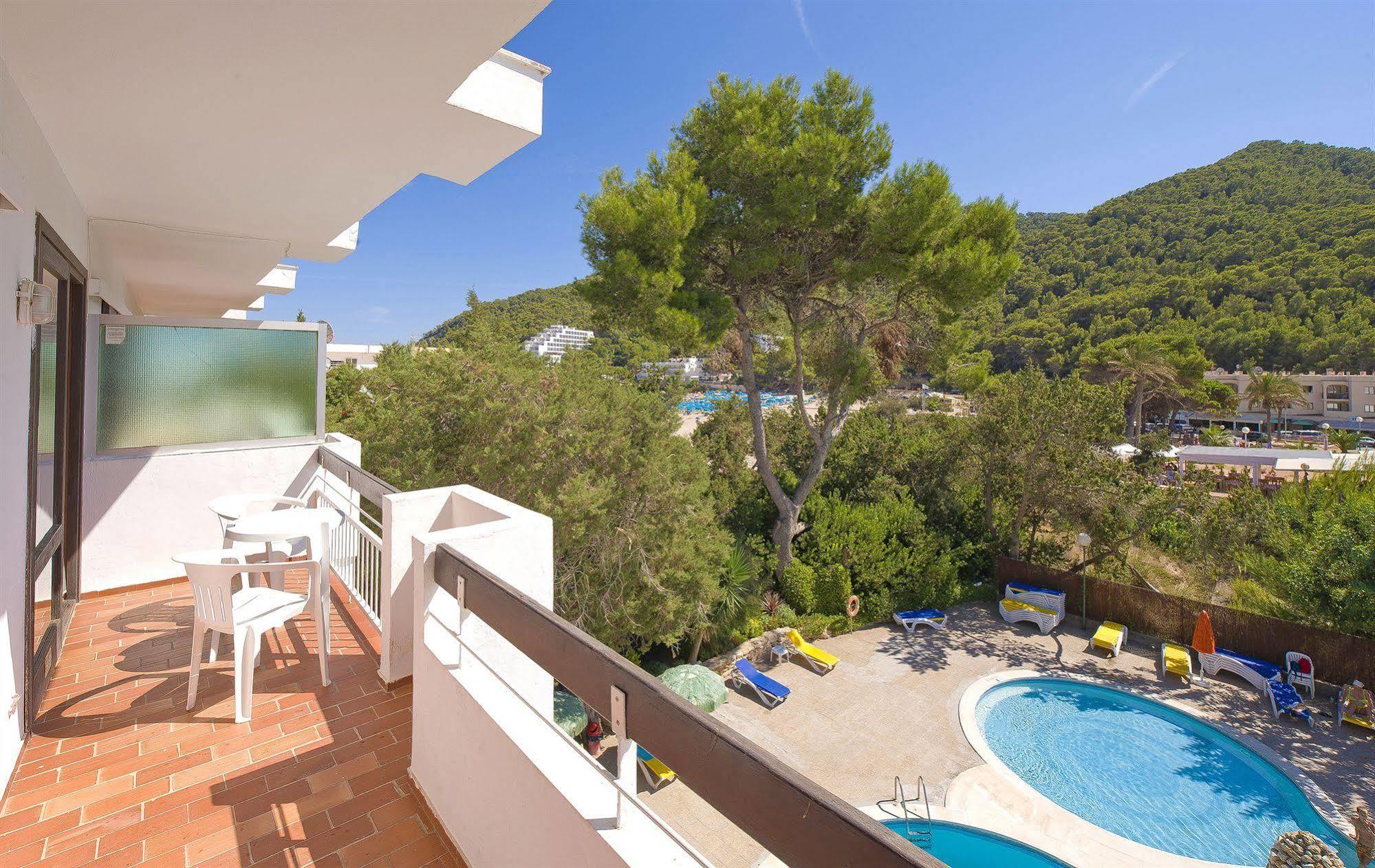 Apartamentos Cala Llonga Кала-Льонга Екстер'єр фото
