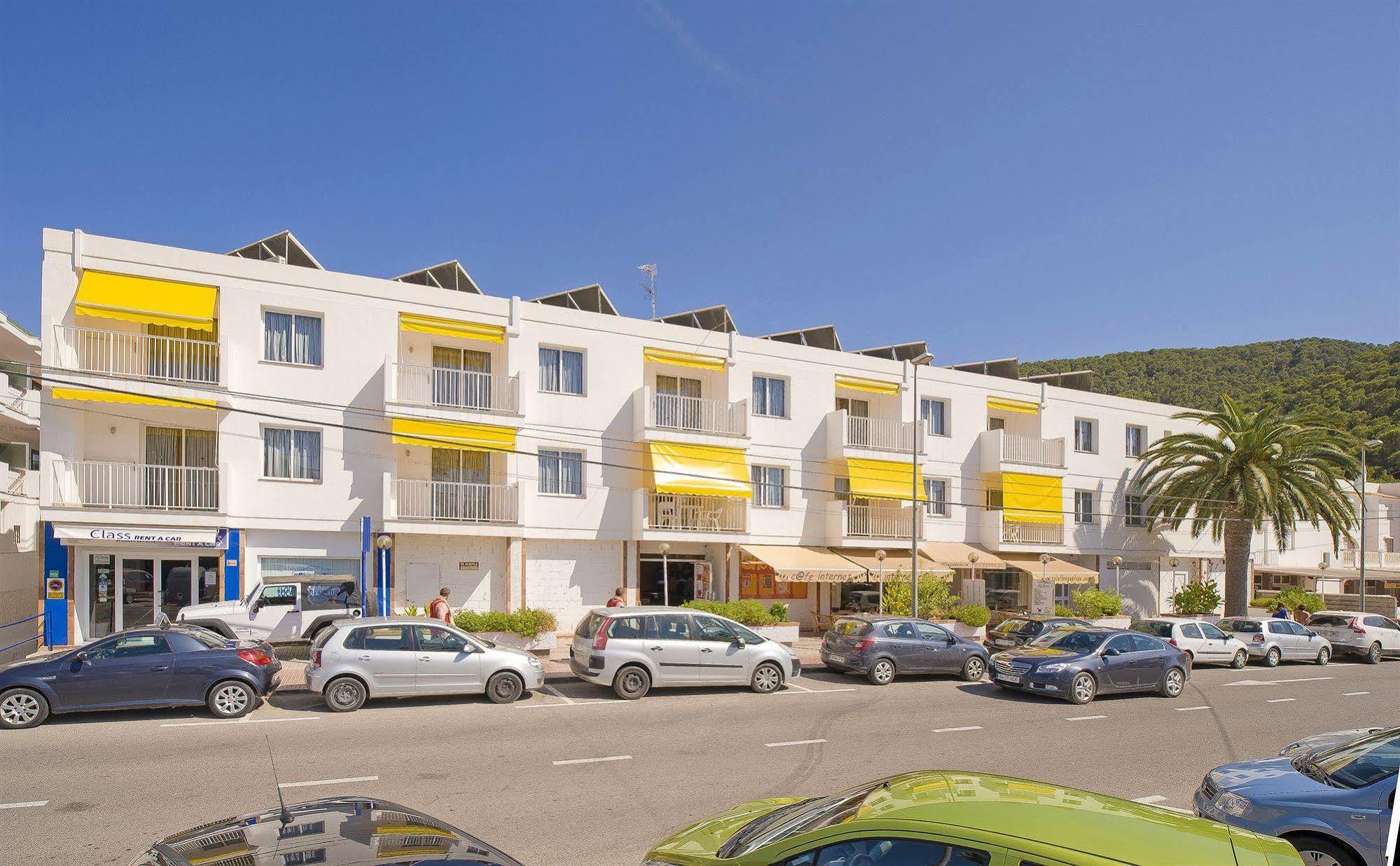 Apartamentos Cala Llonga Кала-Льонга Екстер'єр фото
