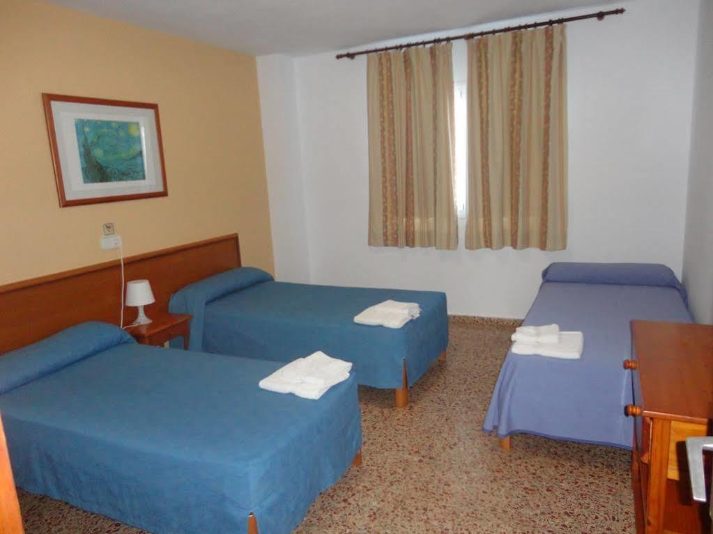 Apartamentos Cala Llonga Кала-Льонга Екстер'єр фото